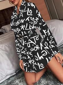 SHEIN Essnce Allover Letter Print Long Shirt Without Belt - Black - View 1
