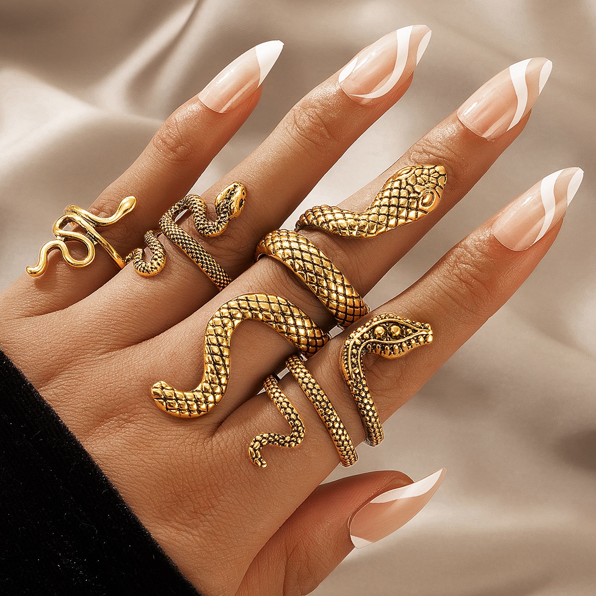 4pcs/Set Fashionable Punk Style Snake Carved Alloy Ring Set, Suitable For Party, Gathering, Gift