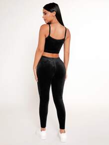 SHEIN PETITE Set Top de tirantes corto de terciopelo con Leggings - Negro - Ver 2