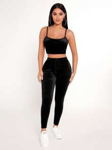 SHEIN PETITE Set Top de tirantes corto de terciopelo con Leggings - Negro - Ver 4