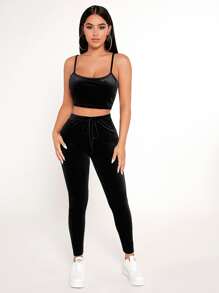 SHEIN PETITE Set Top de tirantes corto de terciopelo con Leggings - Negro - Ver 6