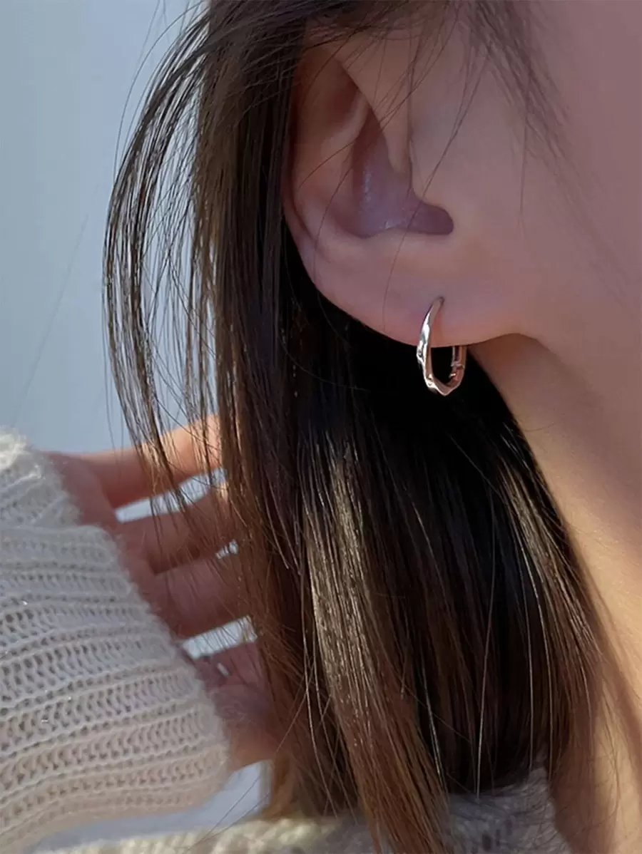 Nooxian 扭結設計圓耳環 - 銀色 - 查看 1