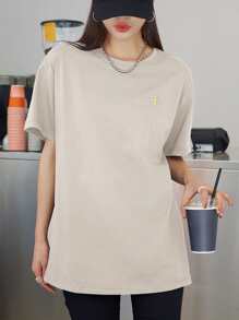 DAZY Áo thun thêu hình máy bay thả vai - Màu Khaki - Xem 5