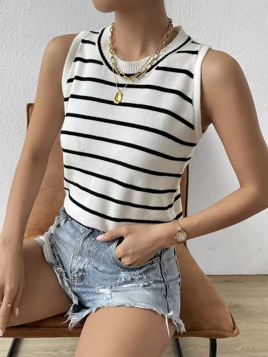 Flirla 女士休闲经典条纹针织背心，适合度假和日常穿着 - 白色 - 查看 1