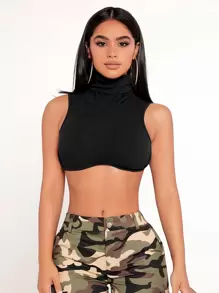 SHEIN PETITE 煙囪領短款背心 - 黑色 - 查看 1