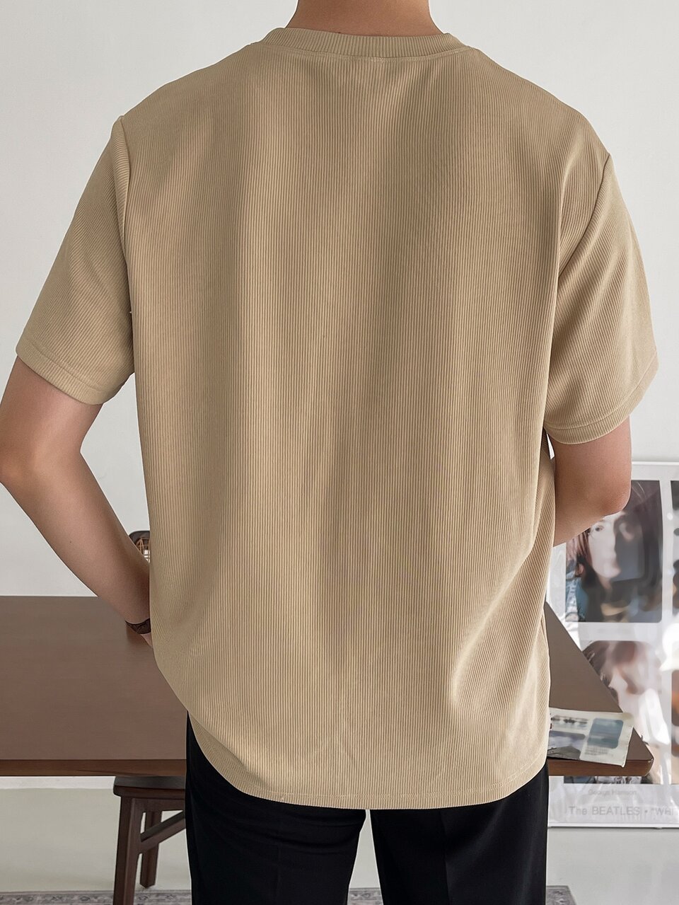 Men Solid Rib Knit Tee