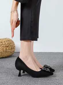 Tacones de corte con decoración de rhinestones en estilo pirámide, de gamuza para otoño/invierno, tacones altos de mujer de color negro con detalles de rhinestones, elegantes, de tacón de gatito, para fiestas - Negro - Ver 2