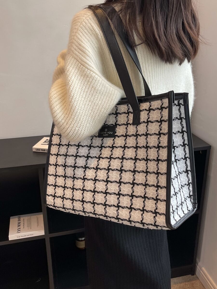Bolso tote de hombro con diseño a cuadros, decoración de parches con letras, con encuadernación en contraste, bolso de mano de gran capacidad para el trabajo y los viajes - Blanco y Negro - Ver 1
