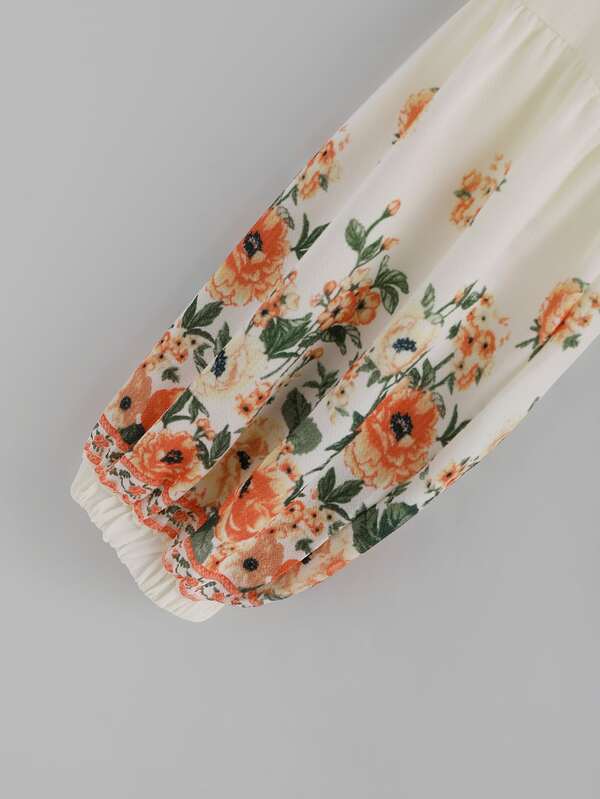 Is That The New Floral Sleeve Knot Hem Crop Top ?? ROMWE USA