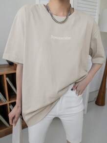 DAZY Đồ họa Chữ cái Áo thun Thả vai - Màu Khaki - Xem 3
