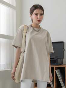 DAZY Đồ họa Chữ cái Áo thun Thả vai - Màu Khaki - Xem 5