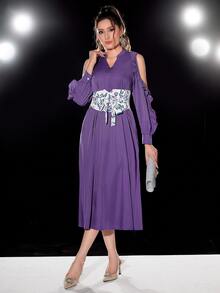 Modelyn Vestido con cinturón de hombros descubiertos ribete con fruncido con estampado floral - Morado Violeta - Ver 3
