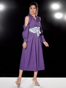 Modelyn Vestido con cinturón de hombros descubiertos ribete con fruncido con estampado floral - Morado Violeta - Ver 5