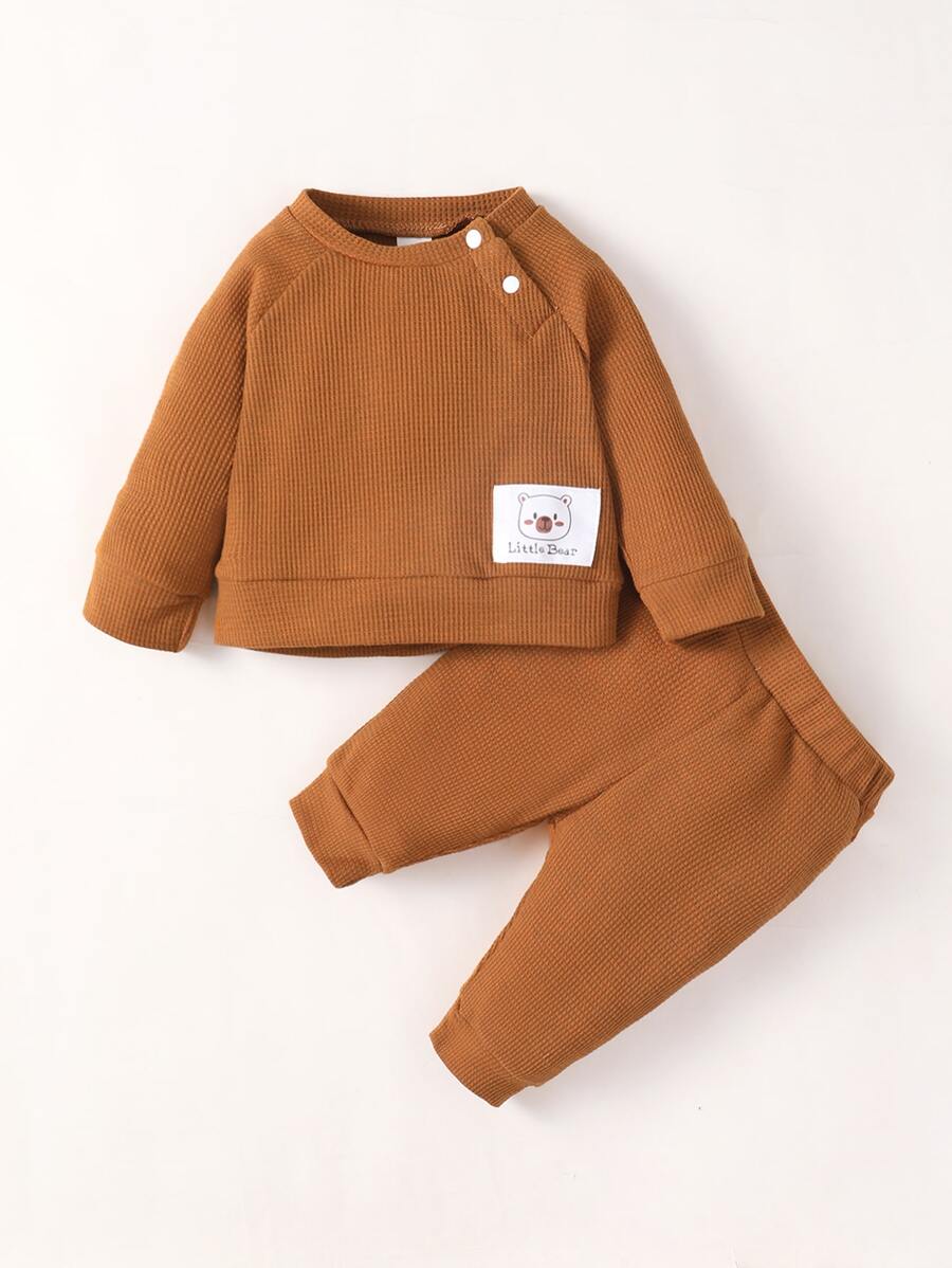 男婴童熊和字母貼布插肩袖衛衣和衛褲