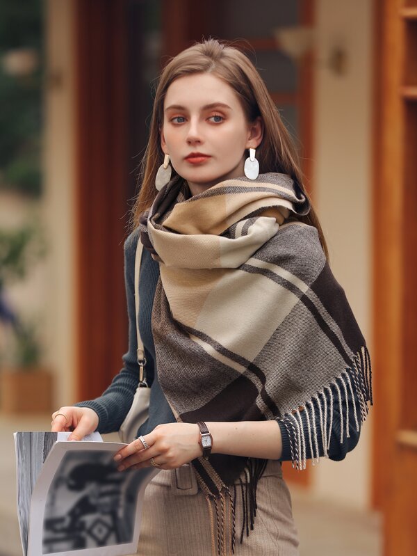 1 pezzo Elegante poncho sciarpa in finta cashmere multicolore con nappine, design alla moda, adatto per l'uso quotidiano, accessorio invernale e autunnale da donna, taglie oversize