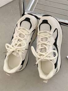 字母圖案前綁帶老爹鞋