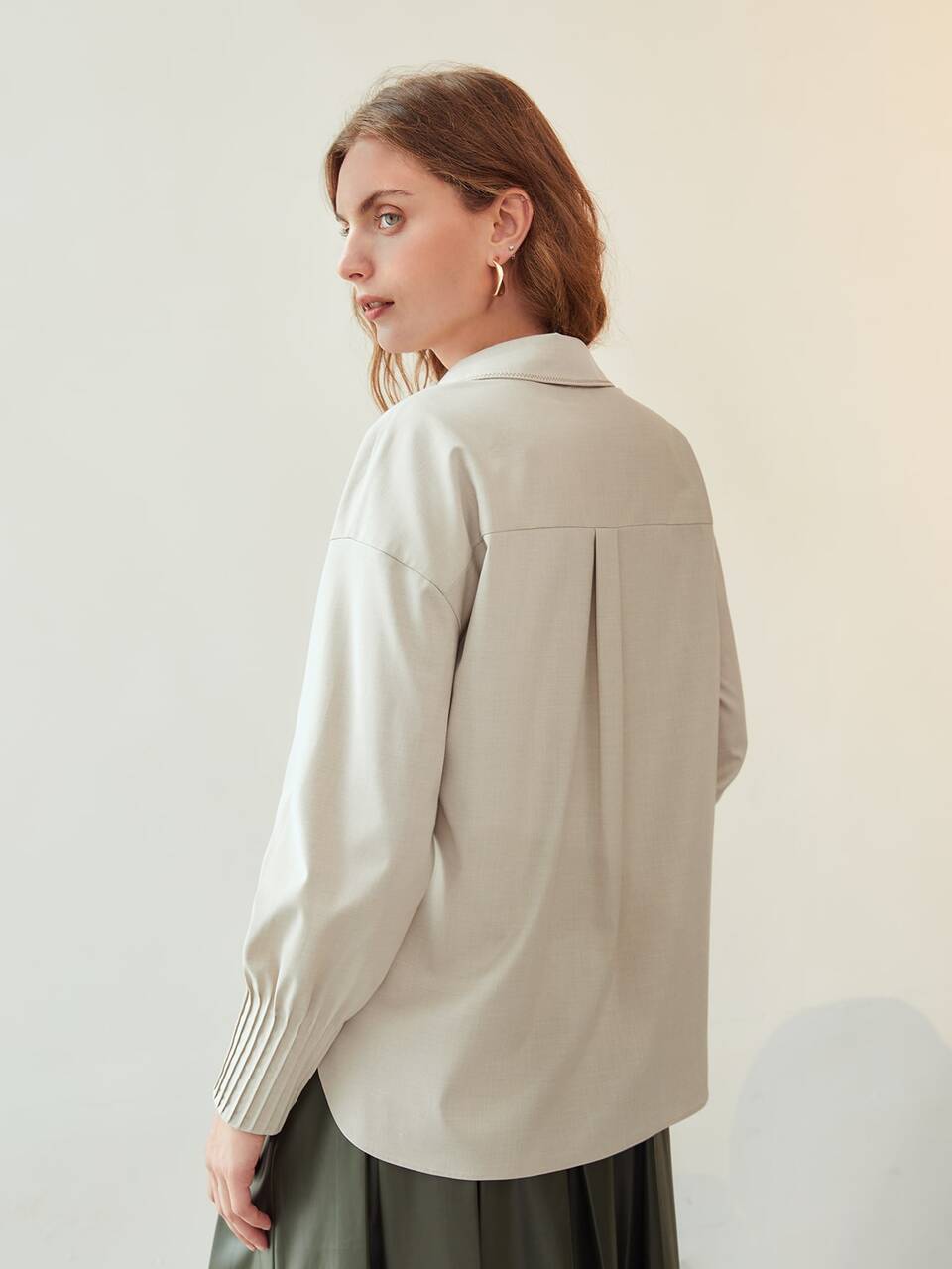 MOTF VISCOSE PLEATED CUFF BLOUSE