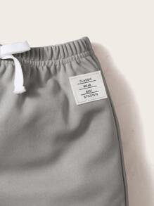 SHEIN Đứa bé trai Chi tiết Patched thư Áo thun & Tie Trước Quần short - Xám - Xem 5