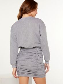 SHEIN Vestido con estampado de letra de hombros caídos fruncido - Gris Claro - Ver 2