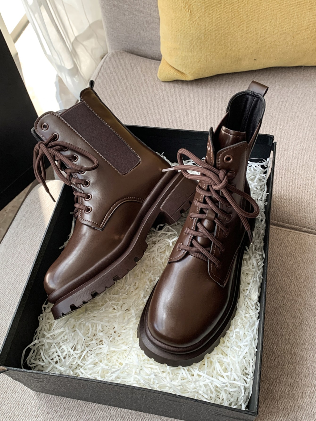 بوت تشيلسي يوني-سكس للخريف/الشتاء مع إغلاق أمامي ب...