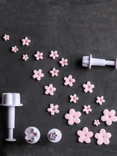 4pcs Flower Shaped Cookie Mold, Small White Flower Biscuit Press Mold For Baking