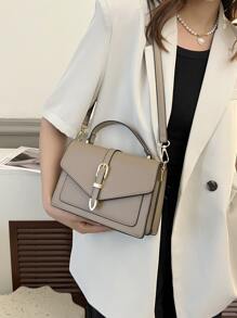 轻巧、商务休闲简约按扣方形包（两侧随机五金夹）适合少女、女大学生、新人及白领人士，非常适合办公室、大学、工作、商务、通勤、户外、旅行、郊游、时尚女士包包优雅