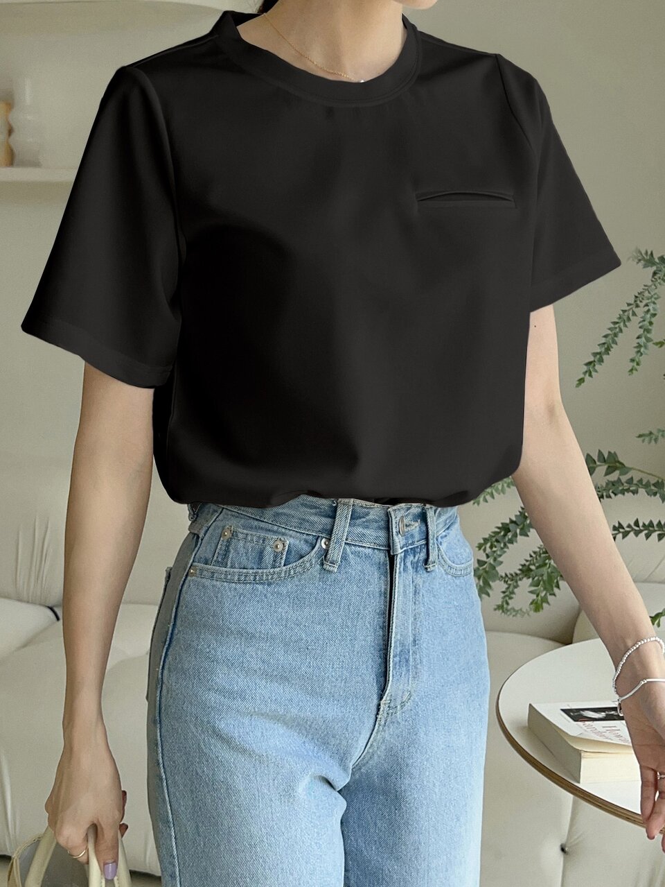 Pocket Detail Solid Tee