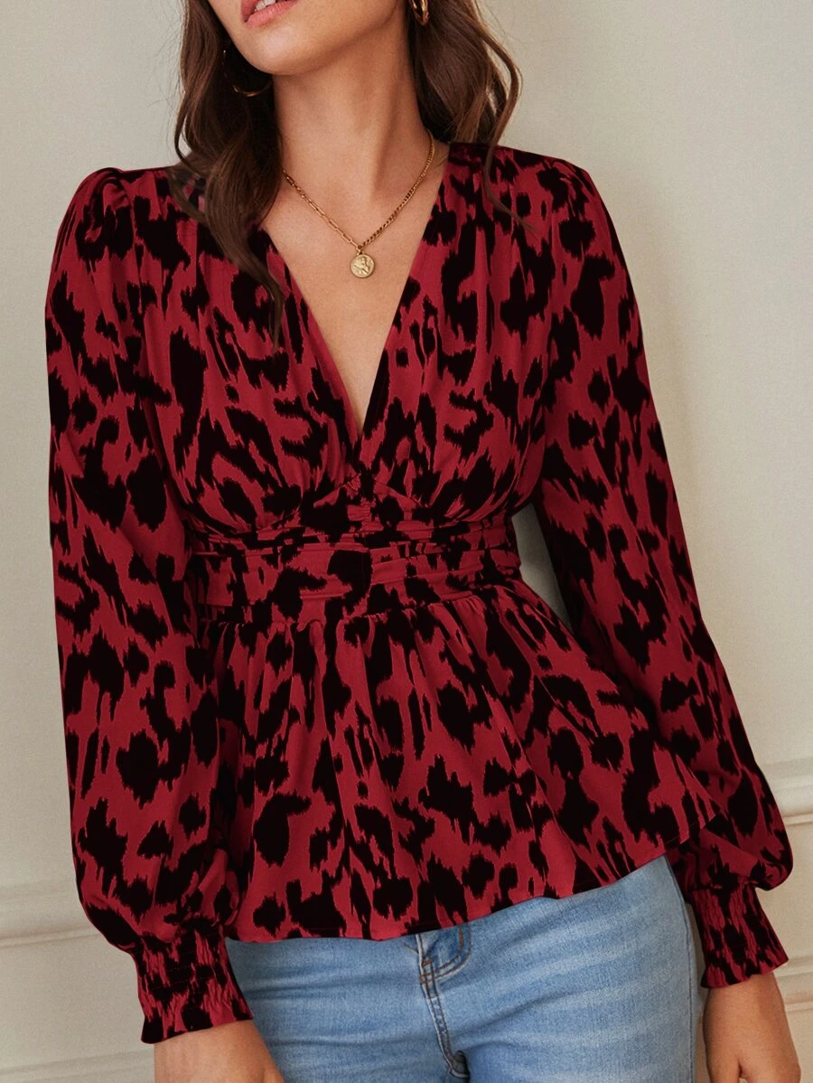 SHEIN Frenchy 交疊領抽褶袖口滿版印花荷葉邊下擺襯衫 - 紅色 - 查看 1