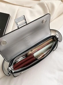 Underarm Baguette Rivet Design Vintage Women Shoulder Bag, Fashionable Commuter Bag With Structured Shape