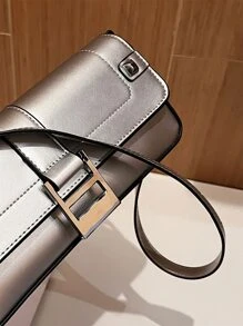 Underarm Baguette Rivet Design Vintage Women Shoulder Bag, Fashionable Commuter Bag With Structured Shape