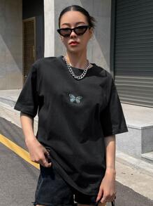 DAZY تي شيرت بتفاصيل تطريز فراشة و اكتاف عريضة