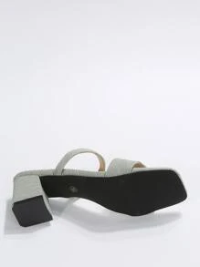 Minimalist Chunky Heeled Mule Sandals - Green - View 3