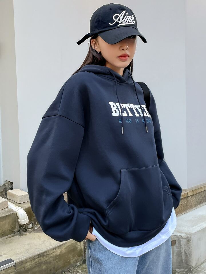 DAZY スローガングラフィック ドロップショルダー ドロー