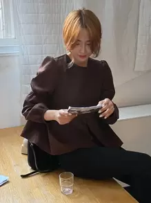 DAZY 纯色泡泡袖荷叶边衬衫、长袖上衣、秋装 - 咖啡棕 - 查看 8