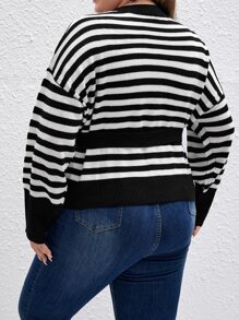 SHEIN LUNE 大碼條紋圖案拼接邊雙排釦腰帶開襟衫 - 黑與白 - 查看 2