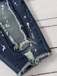 SHEIN Shorts de mezclilla para niños(as) preadolescentes, salpicados con tinta, rasgados, deshilachados y con remates crudos - Azul lavado medio - Ver 4