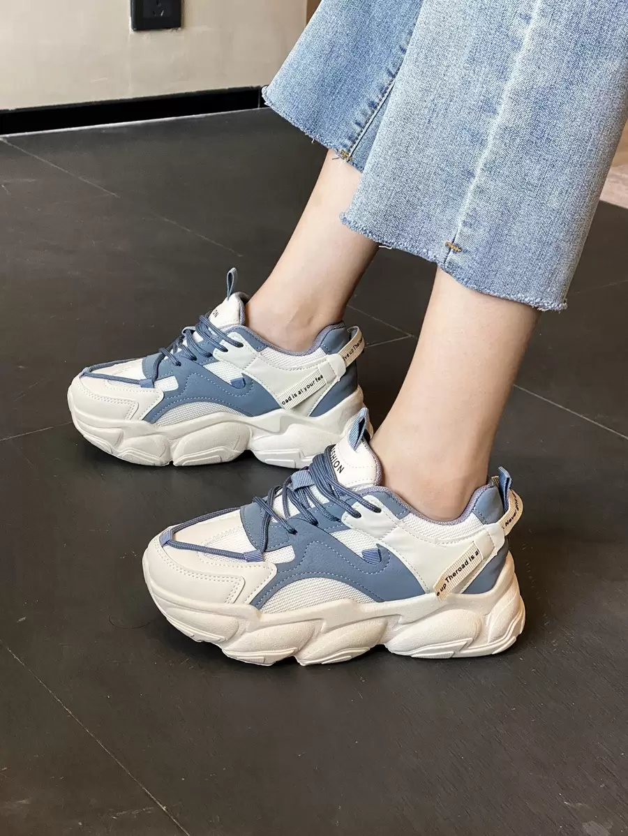 字母貼飾前綁帶老爹鞋,彩色拼貼運動字母圖案女士運動鞋 - 彩色 - 查看 1