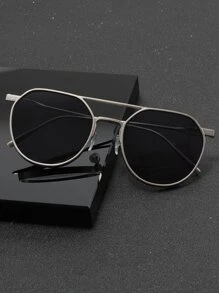 gafas de moda decorativas de moda con barra metálica superior y diseño geométrico, elegantes para usar al aire libre en todas las estaciones. Accesorios de gafas de moda ideales para look de calle y combinar con suéter, chaqueta, sudadera con capucha, pantalón y pantalón cargo, para el verano, la playa, viajes y actividades al aire libre. - Plateado - Ver 7