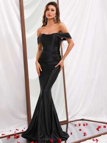 Women's Solid Color Off-Shoulder Mermaid Hem Formal Dress - Black - View 1