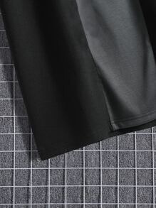 Manfinity Homme 男士T恤，合身版型，圓領短袖標語T恤，休閒款式 - 黑色 - 查看 4