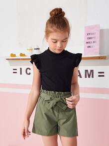 SHEIN Conjunto de blusa con ribete de volantes para niña preadolescente y pantalones cortos con cintura fruncida y cinturón - Multicolor - Ver 3