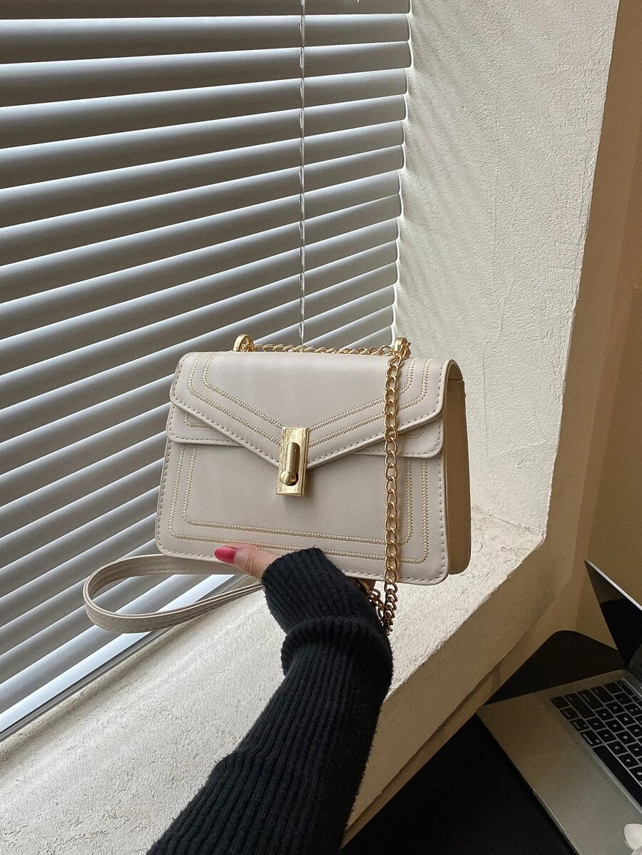 Minimalist Flap Chain Square Bag