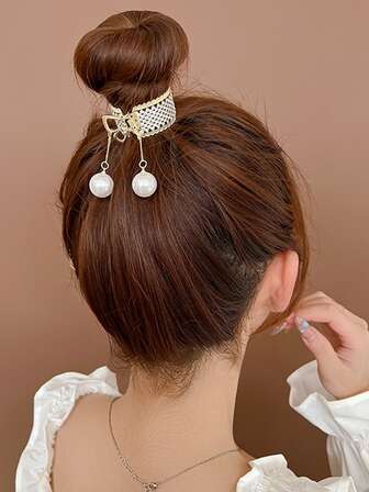 優雅的鑽石和仿珍珠裝飾髮夾