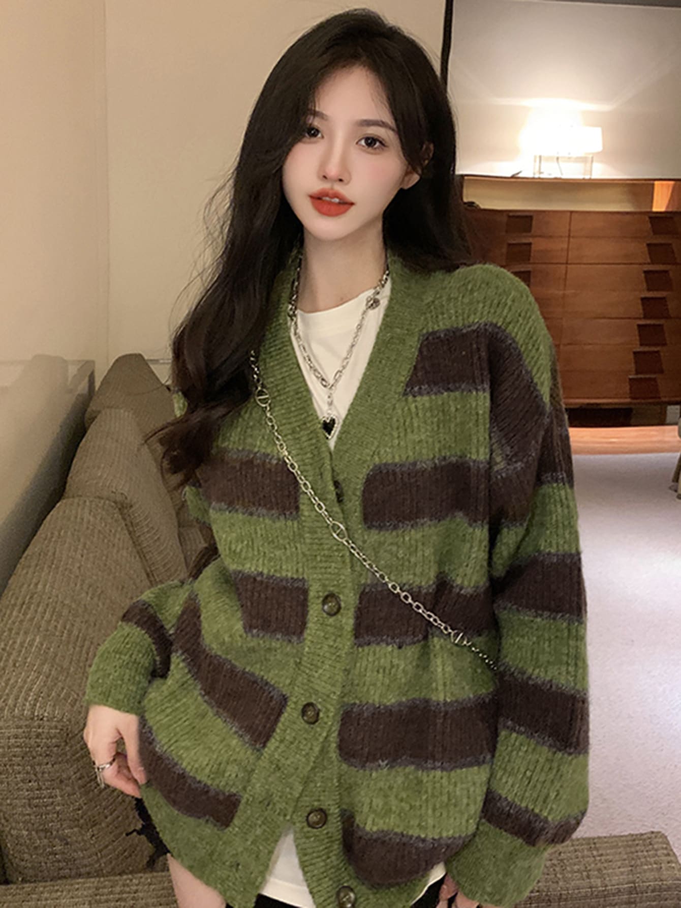 Cárdigan oversize de hombros caídos de rayas anchas - Verde militar - Ver 1