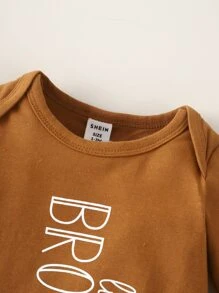 SHEIN Newborn Baby Boy Letter Graphic Jumpsuit & Hat - Brown - View 3