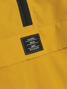 Manfinity RebelGame 男款寬鬆半拉鍊帽衫,字母拼貼和袋鼠口袋設計 - 芥末黃 - 查看 3