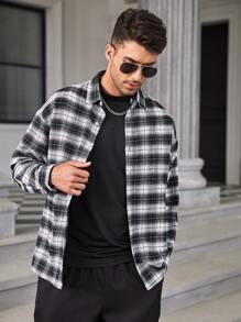 Manfinity Homme Men Plaid Print Drop Shoulder Shirt - Black and White - View 7