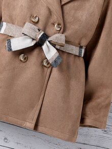 女孩西裝領雙排釦腰帶外套