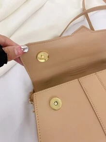 極簡風格翻蓋方包