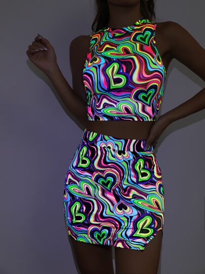 SHEIN ICON Allover Heart Print Reflective Crop Tank Top & Skirt Without Belt, Neon Glow Party Outfit